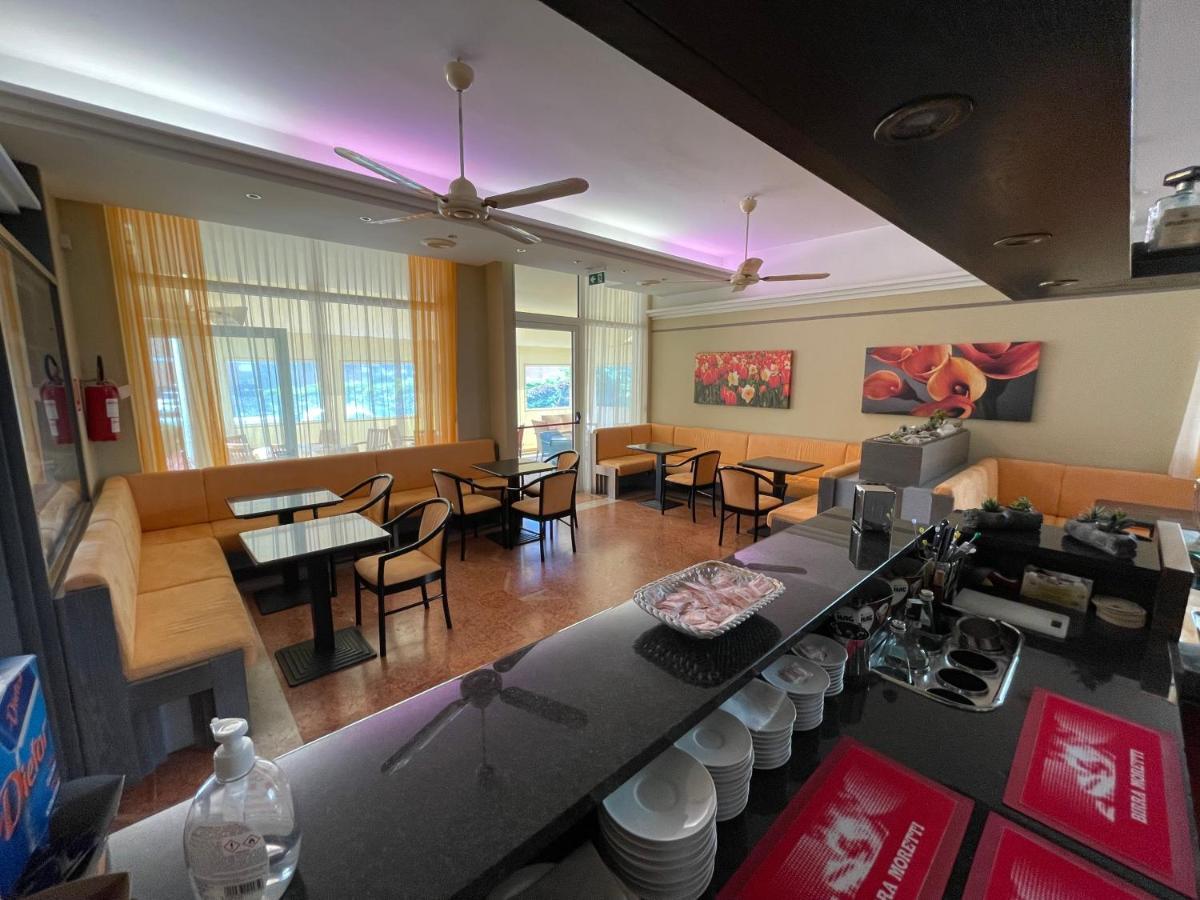 Hotel Niagara Линяно Сабиадоро Екстериор снимка
