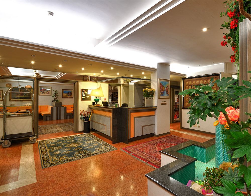 Hotel Niagara Линяно Сабиадоро Екстериор снимка