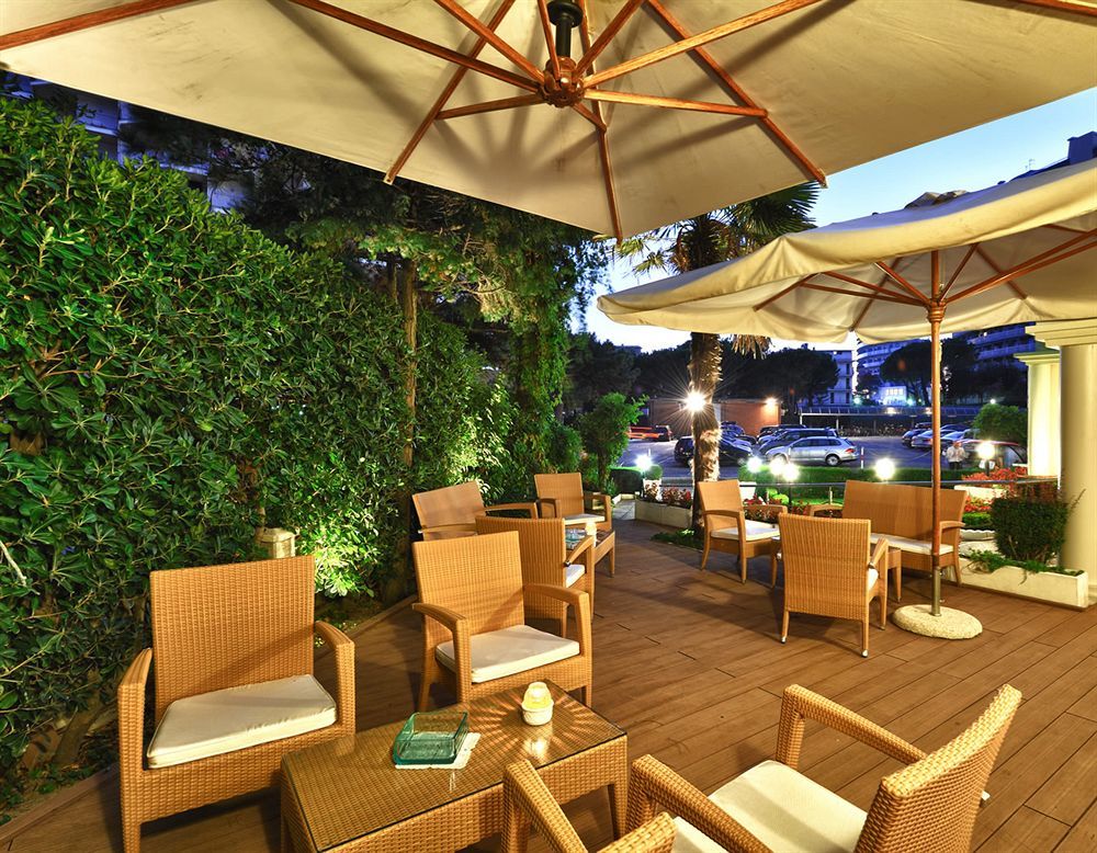 Hotel Niagara Линяно Сабиадоро Екстериор снимка