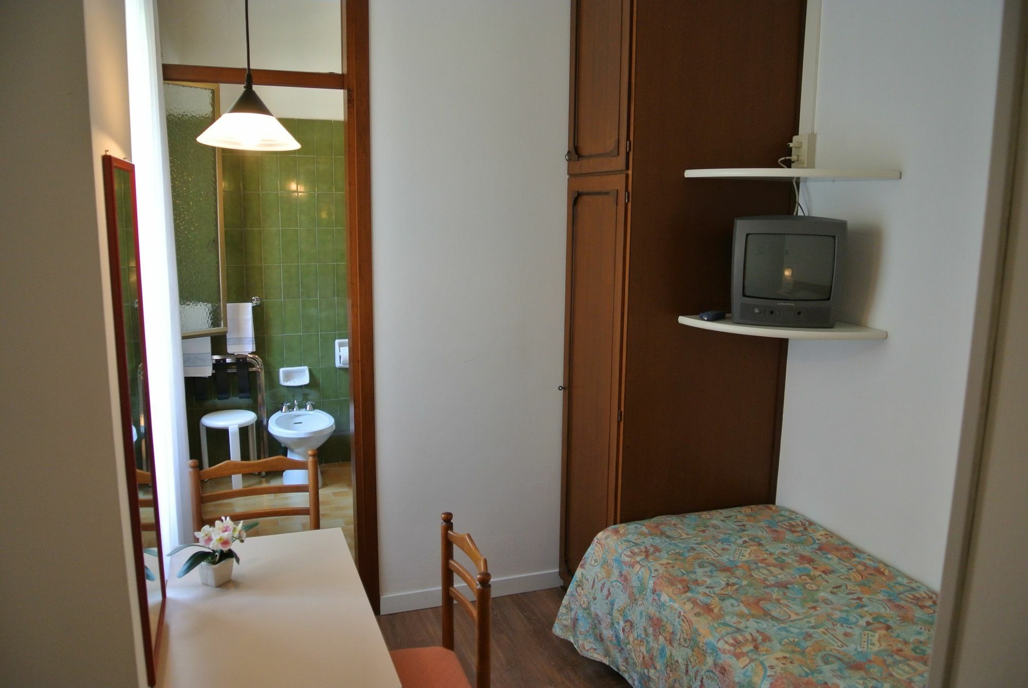 Hotel Niagara Линяно Сабиадоро Екстериор снимка